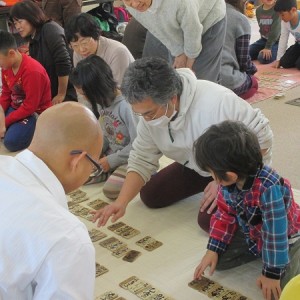 昨年の百人一首大会のようす。